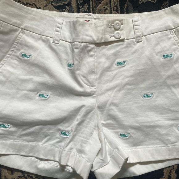 Vineyard Vines Whale Print Logo Short - Picture 2 of 3